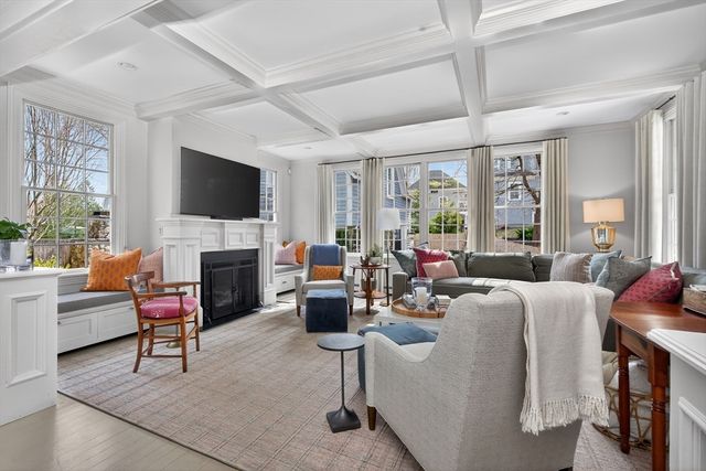 12 Lafayette Ave, Hingham, MA 02043