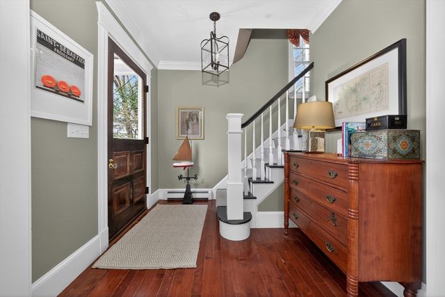 12 Lafayette Ave, Hingham, MA 02043