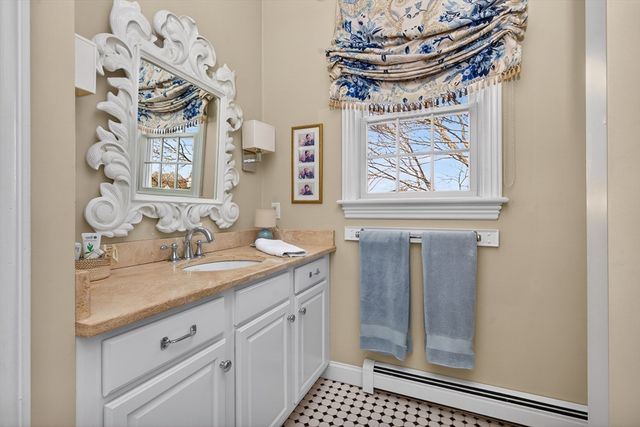 12 Lafayette Ave, Hingham, MA 02043