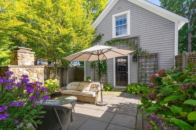 12 Lafayette Ave, Hingham, MA 02043