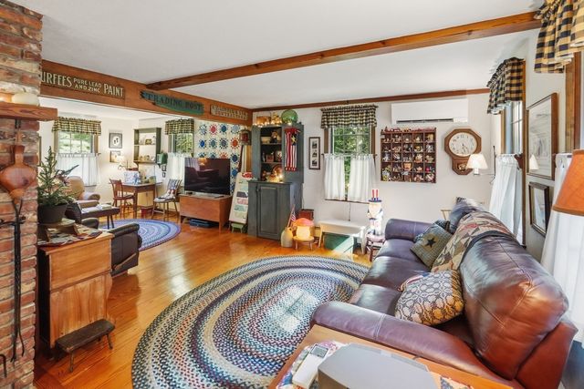 109 Lee St, West Boylston, MA 01583