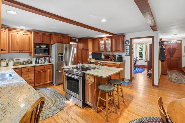 109 Lee St, West Boylston, MA 01583