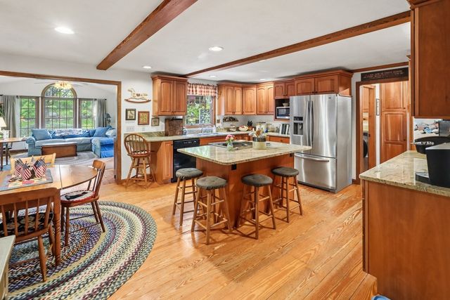 109 Lee St, West Boylston, MA 01583