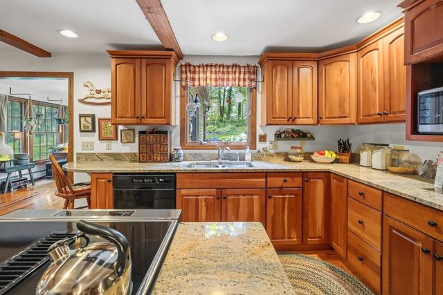 109 Lee St, West Boylston, MA 01583