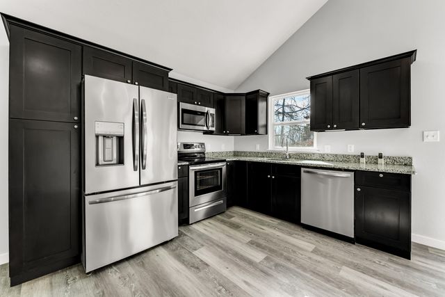 6005 Glenwood Drive, Merriam Woods, MO 65740