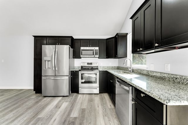 6005 Glenwood Drive, Merriam Woods, MO 65740