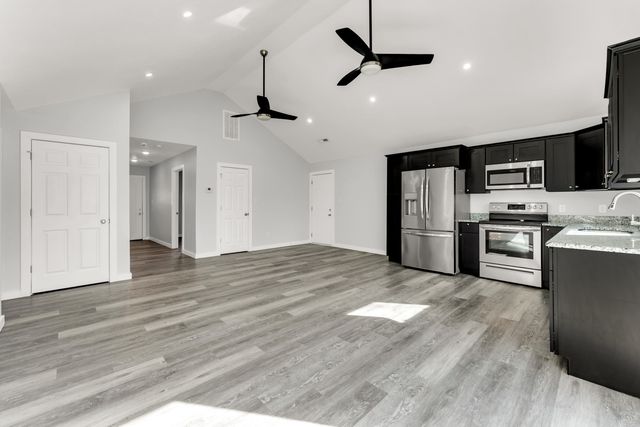 6005 Glenwood Drive, Merriam Woods, MO 65740