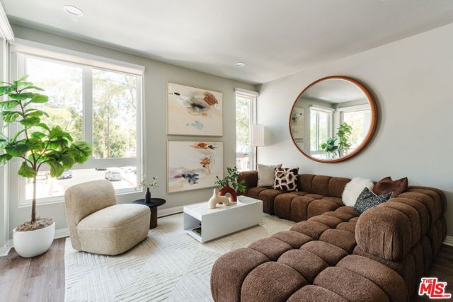 7428 Santa Monica Boulevard 202, West Hollywood, CA 90046