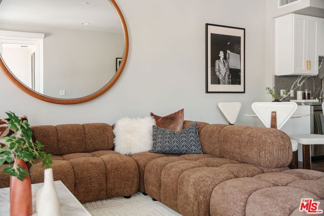 7428 Santa Monica Boulevard 202, West Hollywood, CA 90046