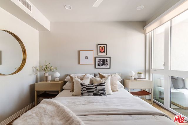 7428 Santa Monica Boulevard 202, West Hollywood, CA 90046