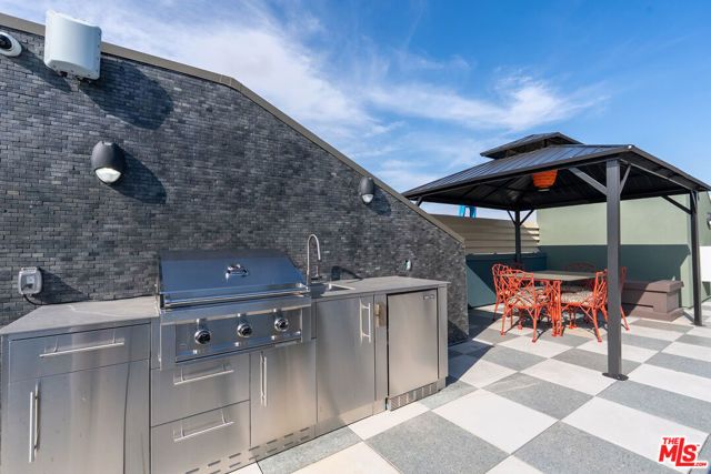 7428 Santa Monica Boulevard 202, West Hollywood, CA 90046