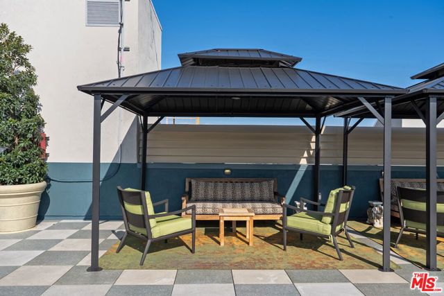 7428 Santa Monica Boulevard 202, West Hollywood, CA 90046