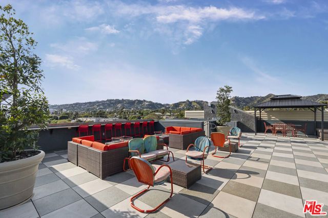7428 Santa Monica Boulevard 202, West Hollywood, CA 90046