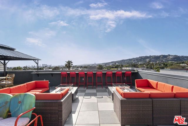 7428 Santa Monica Boulevard 202, West Hollywood, CA 90046
