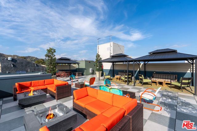 7428 Santa Monica Boulevard 202, West Hollywood, CA 90046
