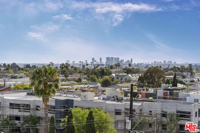 7428 Santa Monica Boulevard 202, West Hollywood, CA 90046