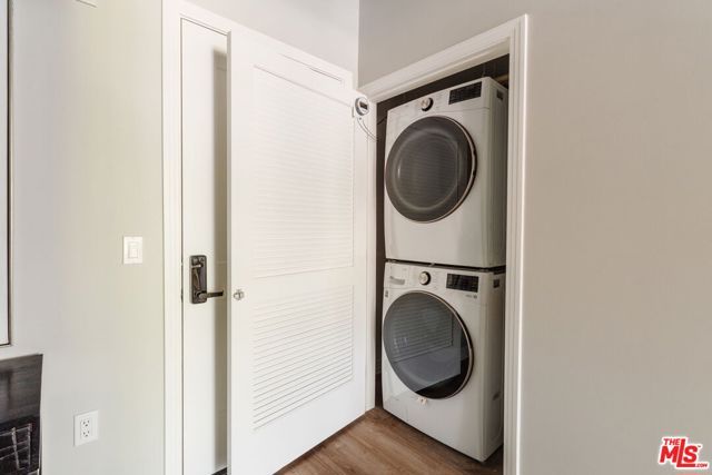 7428 Santa Monica Boulevard 202, West Hollywood, CA 90046