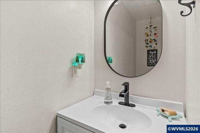 1534 Madras St SE, Salem, OR 97306