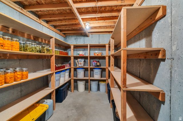 1355 W 1000 S, Mapleton, UT 84664