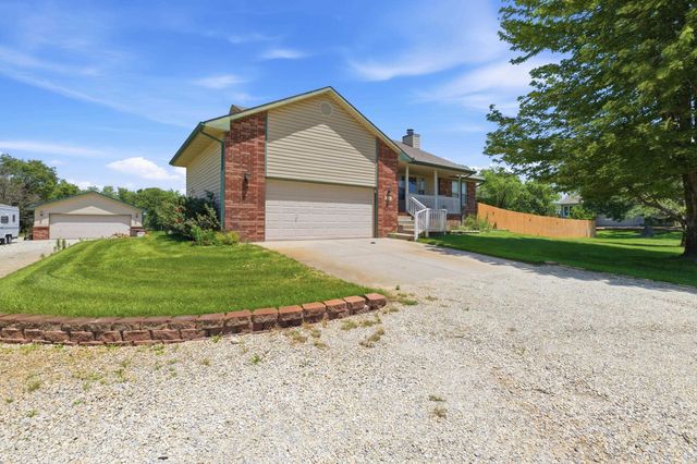 400 E Gordon Bennett Dr., Haysville, KS 67060