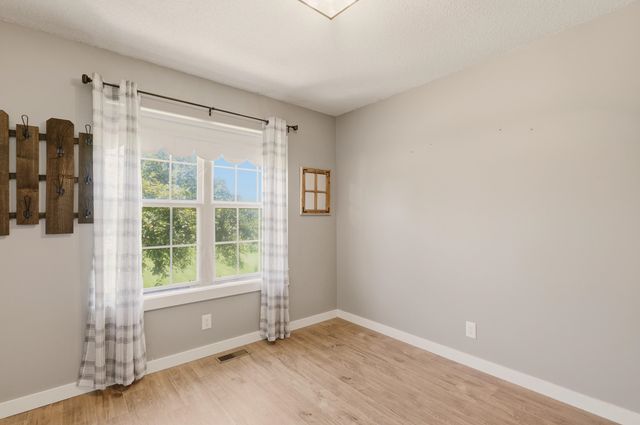 400 E Gordon Bennett Dr., Haysville, KS 67060