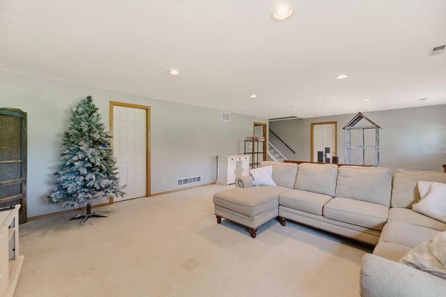400 E Gordon Bennett Dr., Haysville, KS 67060