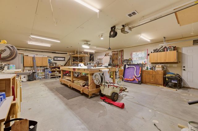 400 E Gordon Bennett Dr., Haysville, KS 67060