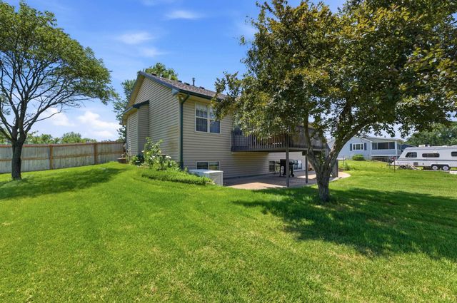 400 E Gordon Bennett Dr., Haysville, KS 67060