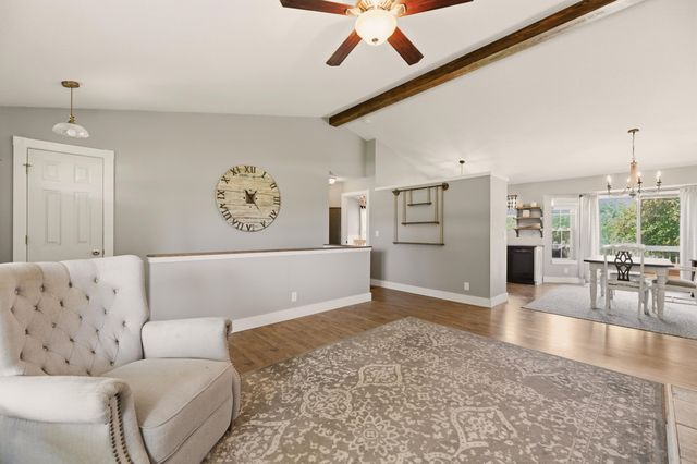 400 E Gordon Bennett Dr., Haysville, KS 67060