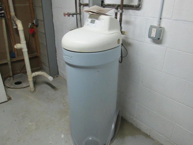 15875 W Marietta DRIVE, New Berlin, WI 53151