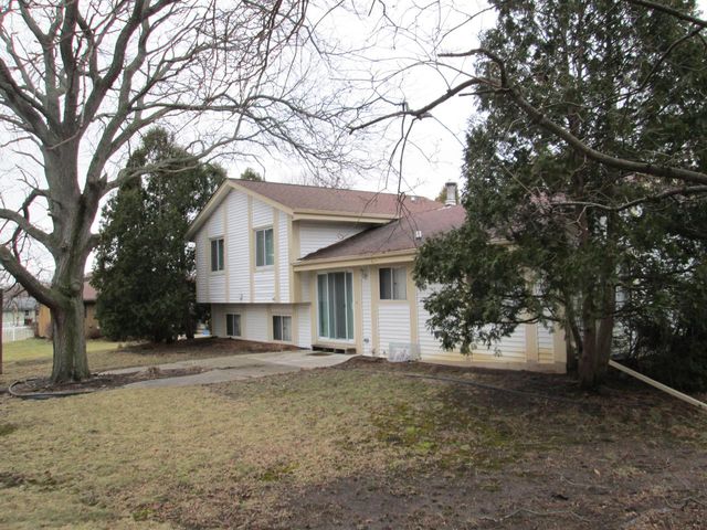 15875 W Marietta DRIVE, New Berlin, WI 53151