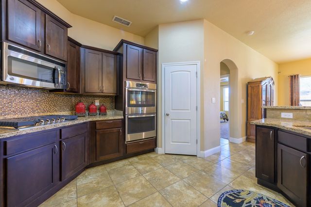 11 Berkshire Circle, Odessa, TX 79765