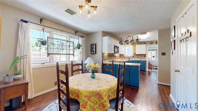 24 Spinnaker Cove Dr, Midlothian, VA 23112