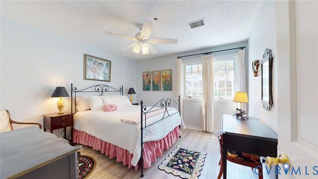 24 Spinnaker Cove Dr, Midlothian, VA 23112