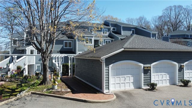 24 Spinnaker Cove Dr, Midlothian, VA 23112