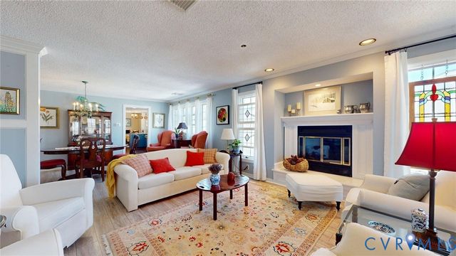 24 Spinnaker Cove Dr, Midlothian, VA 23112