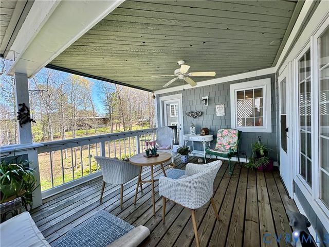 24 Spinnaker Cove Dr, Midlothian, VA 23112