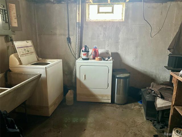 11465 Leverne Road, Redford, MI 48239