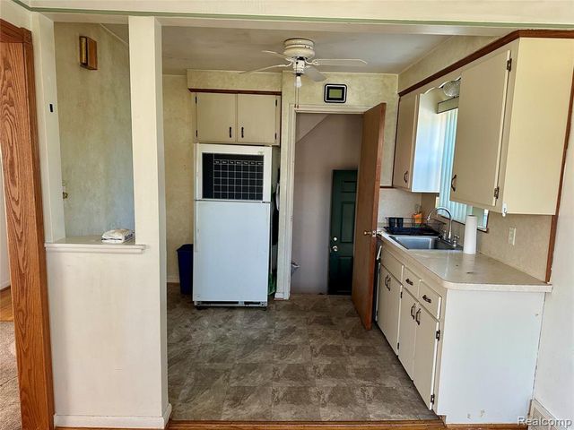 11465 Leverne Road, Redford, MI 48239