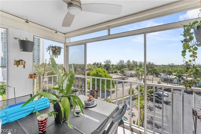 2885 Palm Beach BLVD 507, Fort Myers, FL 33916