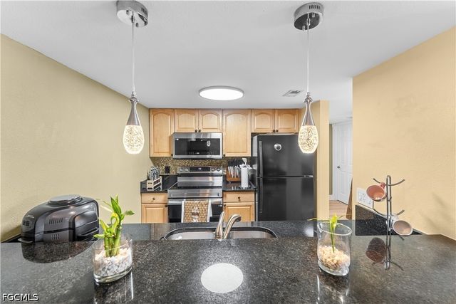 2885 Palm Beach BLVD 507, Fort Myers, FL 33916