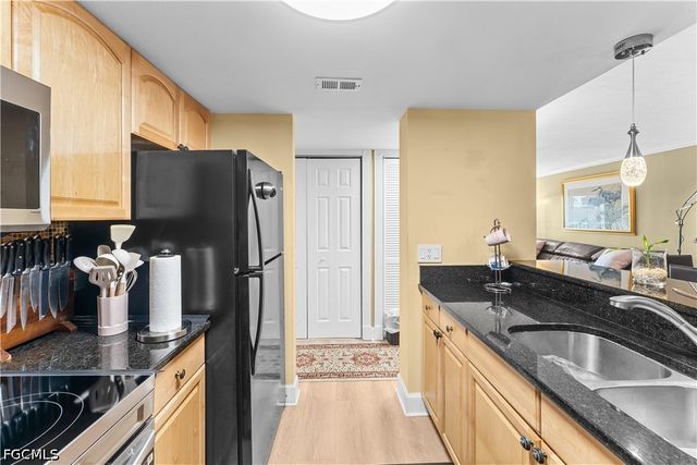 2885 Palm Beach BLVD 507, Fort Myers, FL 33916