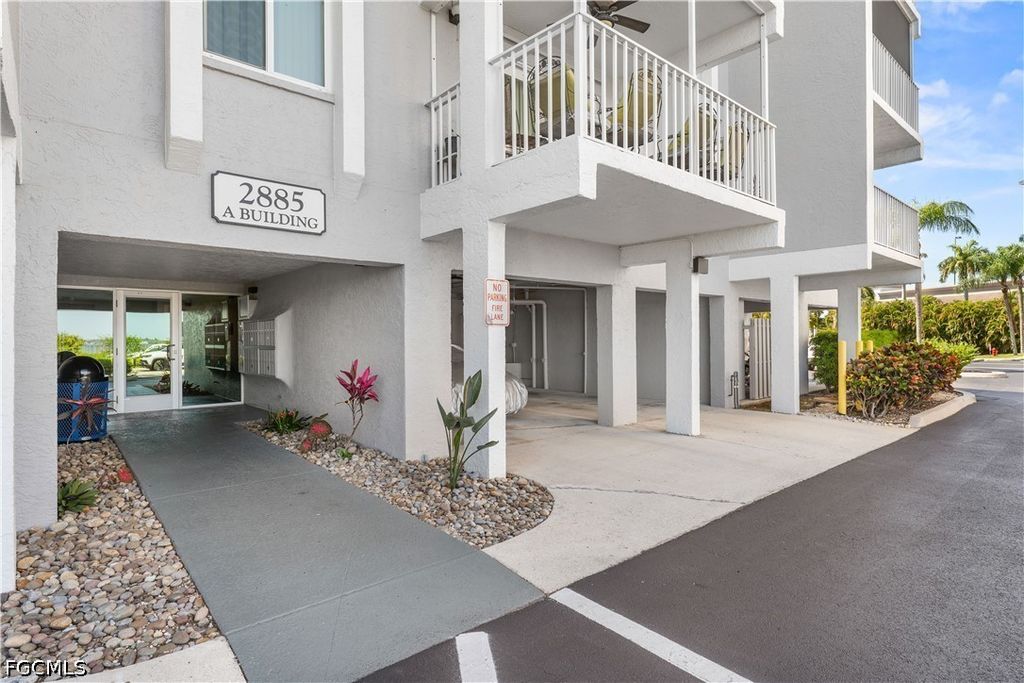 2885 Palm Beach BLVD 507, Fort Myers, FL 33916