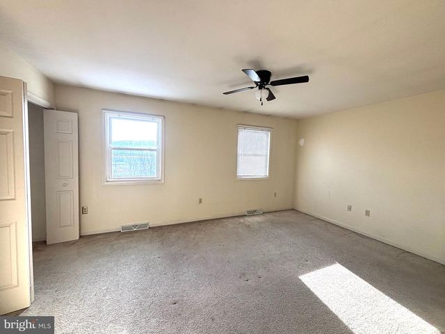 7225 CAPITAL DR, Harrisburg, PA 17111