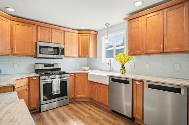 83 Hawthorne Drive, Ogden, NY 14559