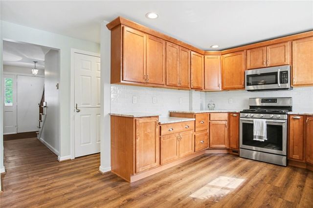 83 Hawthorne Drive, Ogden, NY 14559