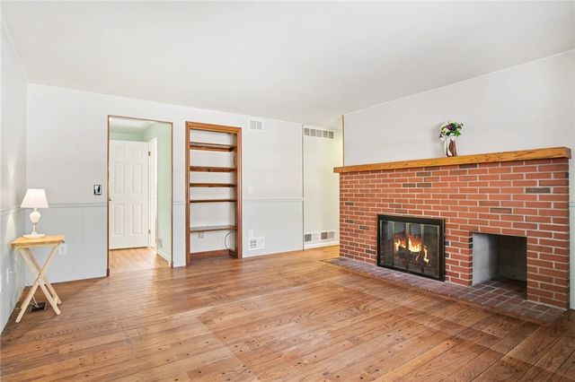 83 Hawthorne Drive, Ogden, NY 14559