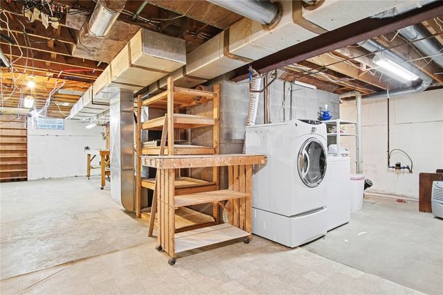 83 Hawthorne Drive, Ogden, NY 14559