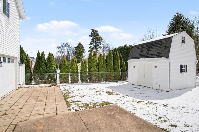 83 Hawthorne Drive, Ogden, NY 14559