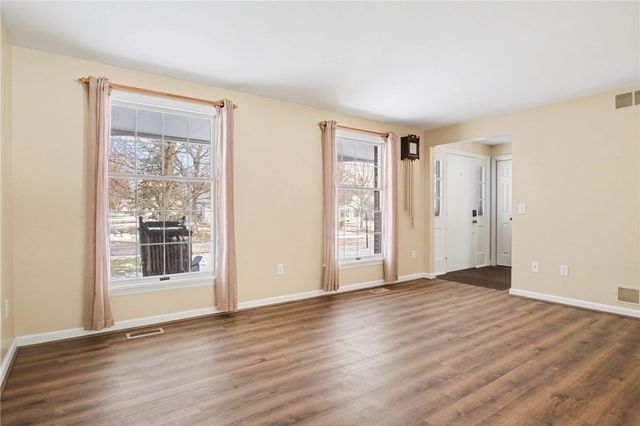 83 Hawthorne Drive, Ogden, NY 14559